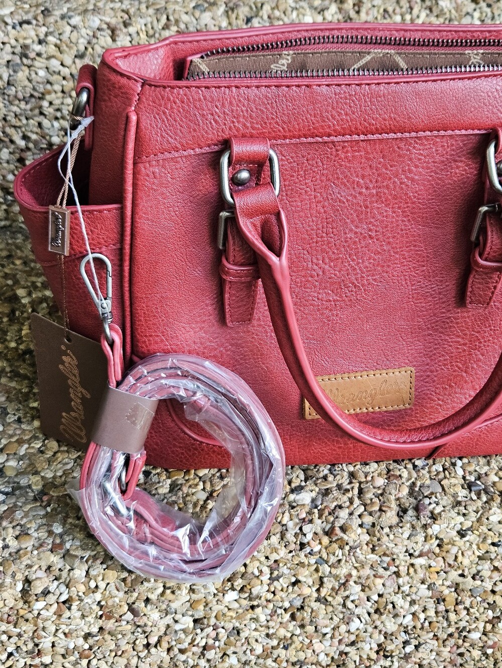 Wrangler Red Leather Satchel/Crossbody Handbag. - Picture 5 of 9